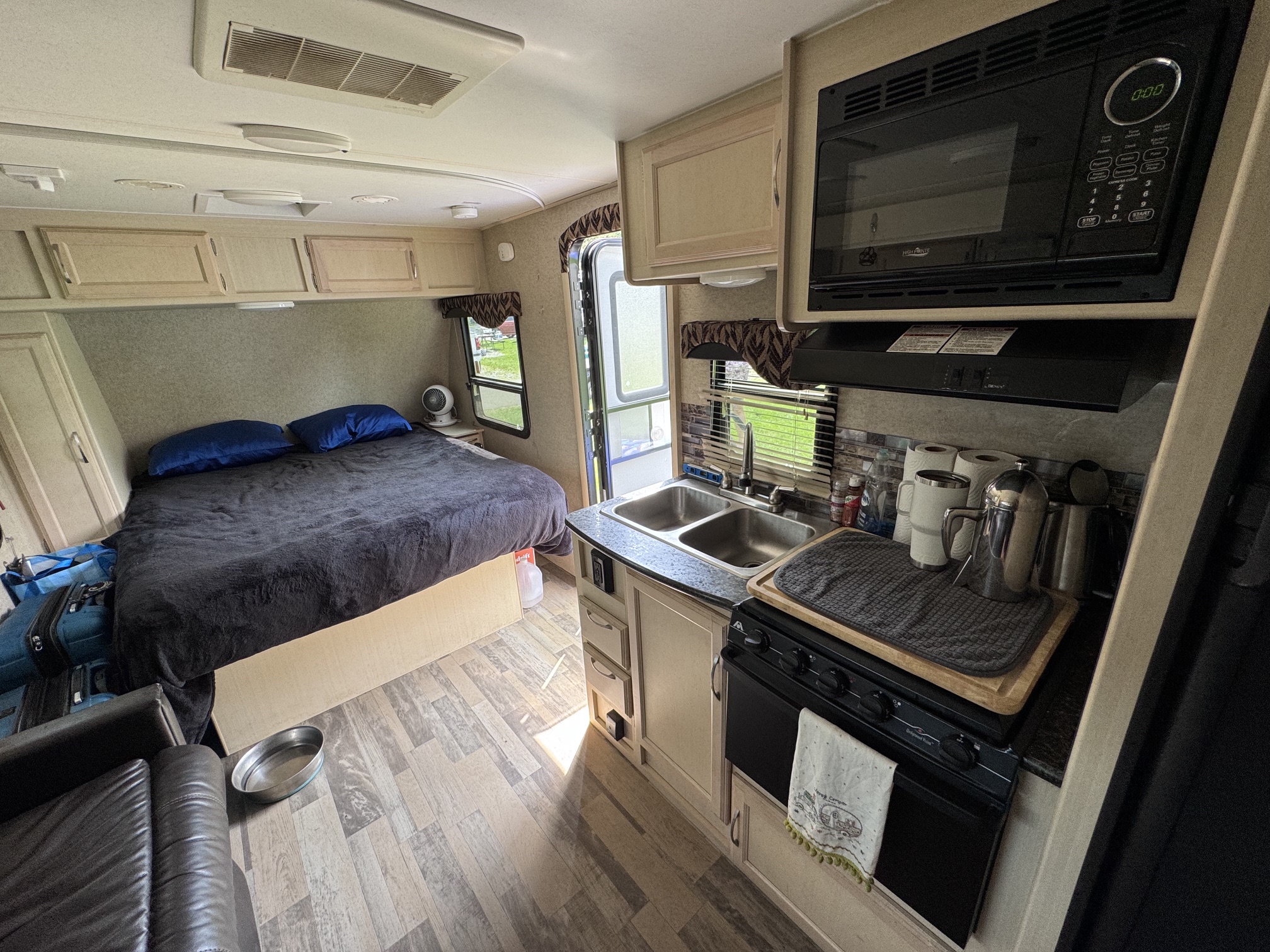 2017 Winnebago Micro Minnie 2106FBS